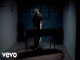 Lyrics: Thomas Day - She Got A Thing About Her