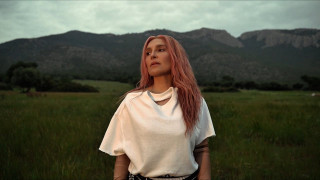 Explore the Meaning of Yianna Terzi - HORIS ANASA Lyrics